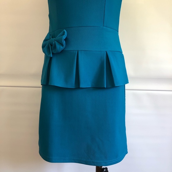 Petite friendly Peplum Dress Size: XS - Picture 5 of 8